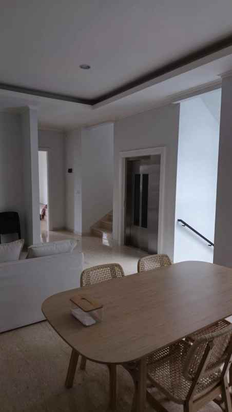 dijual rumah sutera winona alam sutera