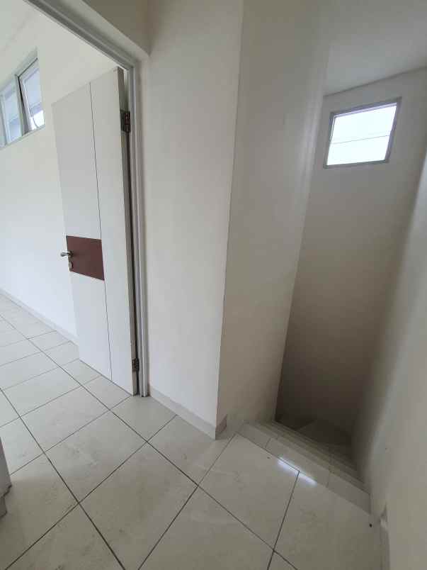 dijual rumah talaga bestari tangerang