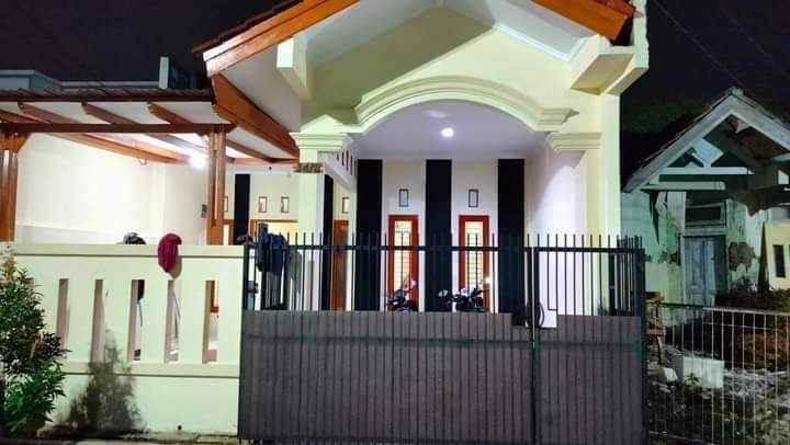 dijual rumah taman harapan baru blok j4