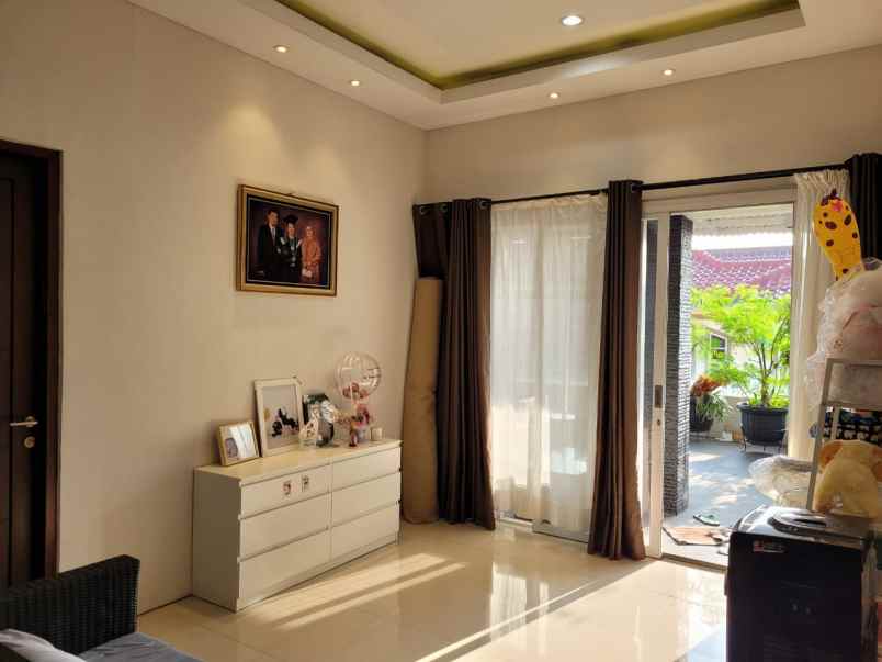 dijual rumah taman pesona mediteran