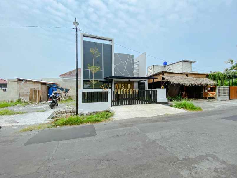 dijual rumah tamanmartani kalasan