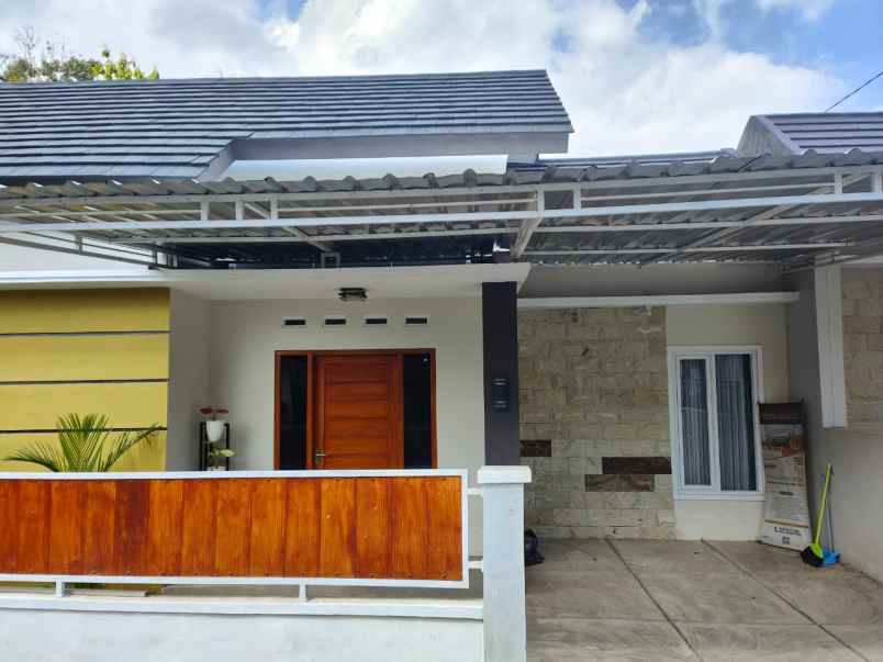 dijual rumah tamantirto kasihan bantul