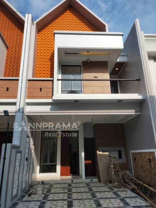 dijual rumah tanah baru