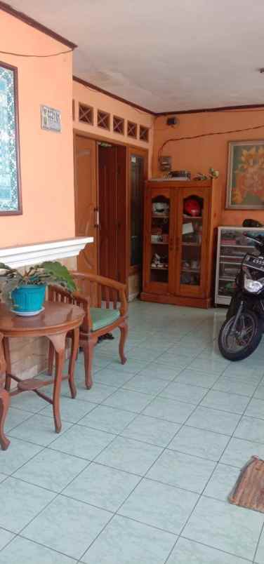 dijual rumah teluk pucung