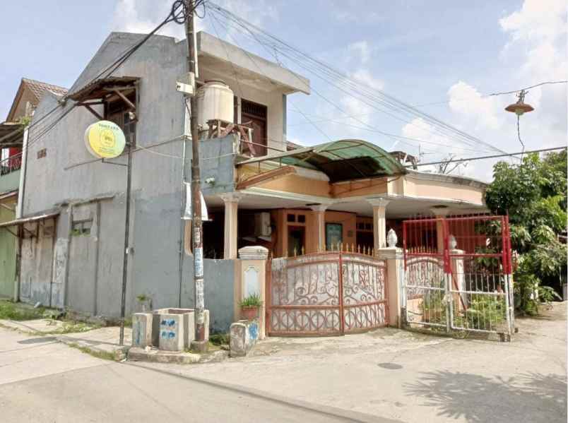 dijual rumah teluk pucung