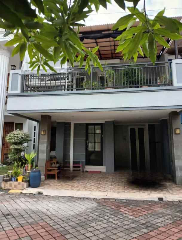 dijual rumah tembalang