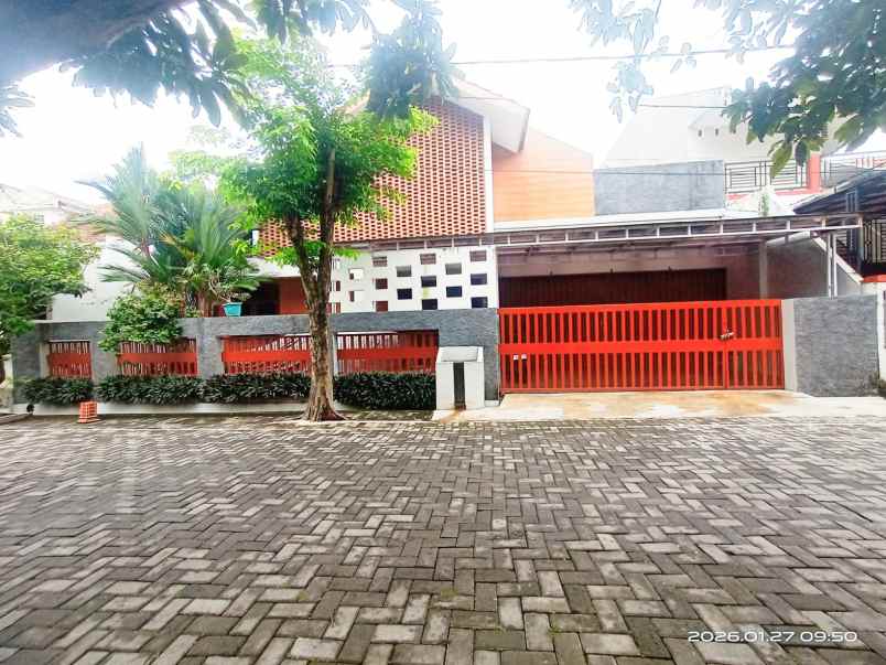 dijual rumah tembalang selatan