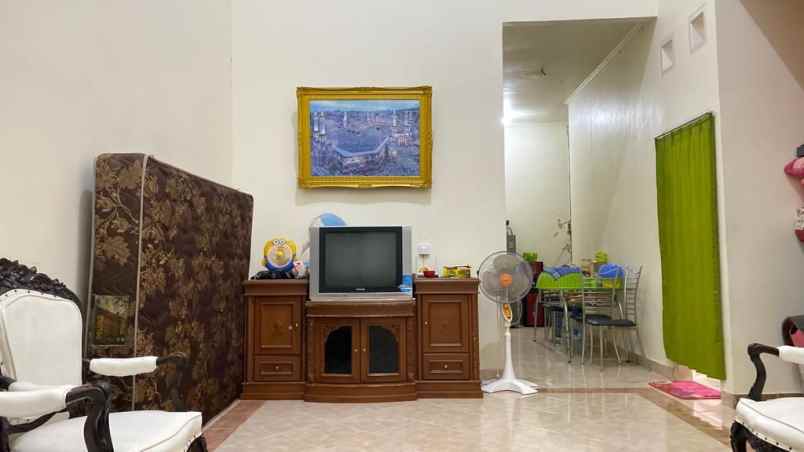 dijual rumah tengah kota kompleks villa racing center