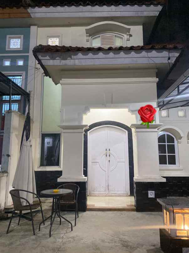 dijual rumah tengah kota kompleks villa racing center