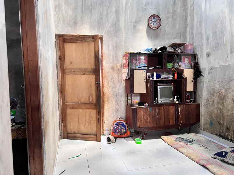 dijual rumah tepi jalan raya kerjo