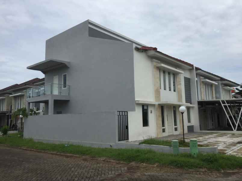 dijual rumah the clove tanjung bunga