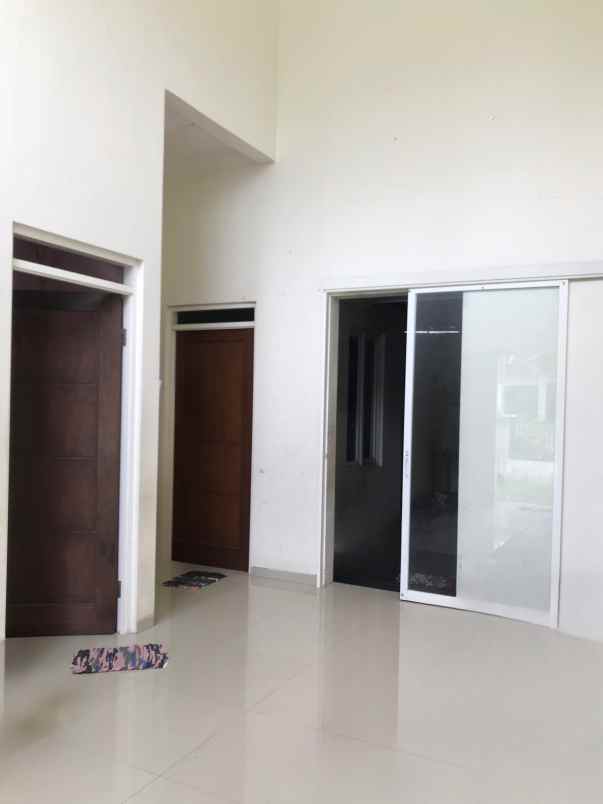 dijual rumah tidar