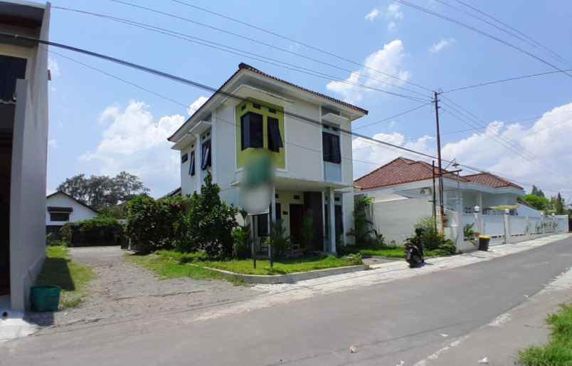 dijual rumah timur staddion maguwoharjo