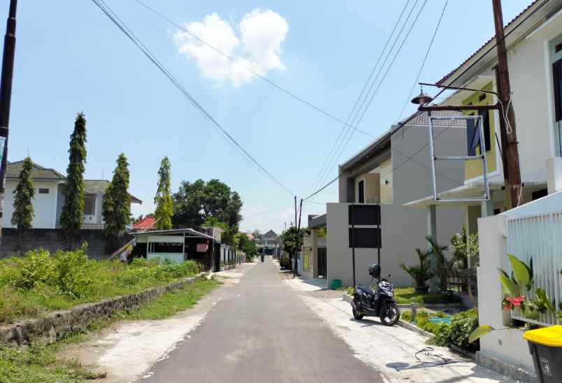 dijual rumah timur staddion maguwoharjo