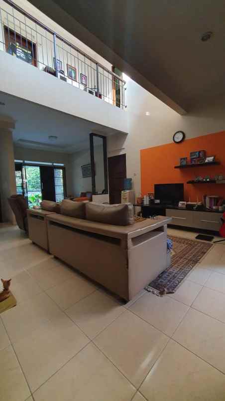 dijual rumah tingkat mutiara sentul estate depan taman