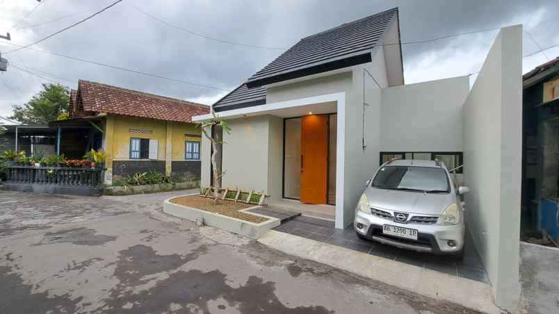 dijual rumah tirtomartani