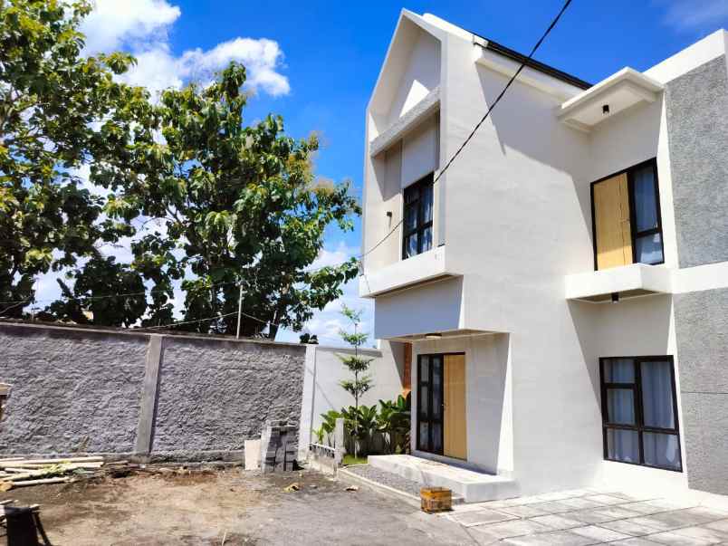 dijual rumah tirtonirmolo