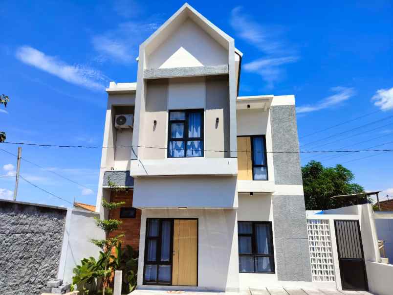 dijual rumah tirtonirmolo