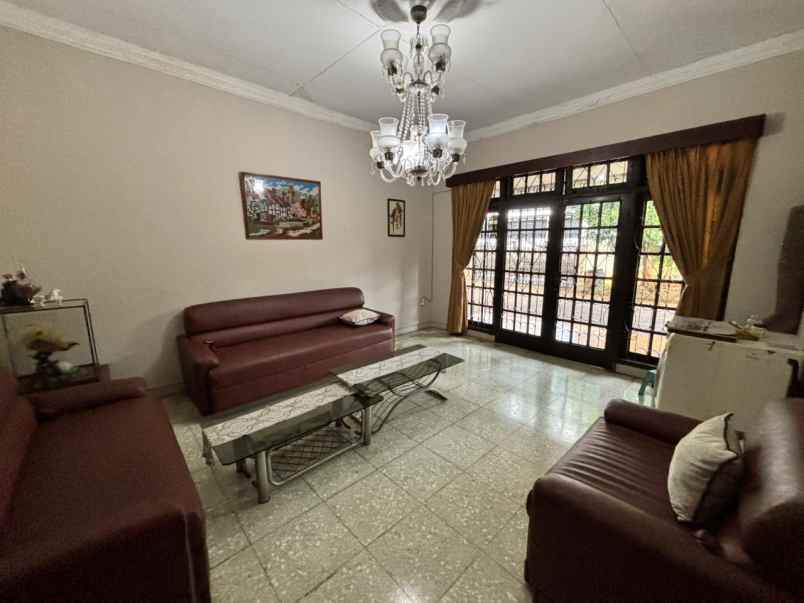 dijual rumah ulujami