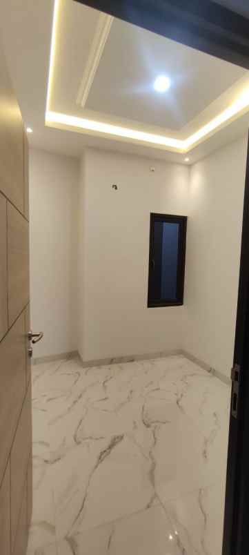 dijual rumah utan kayu utara matraman