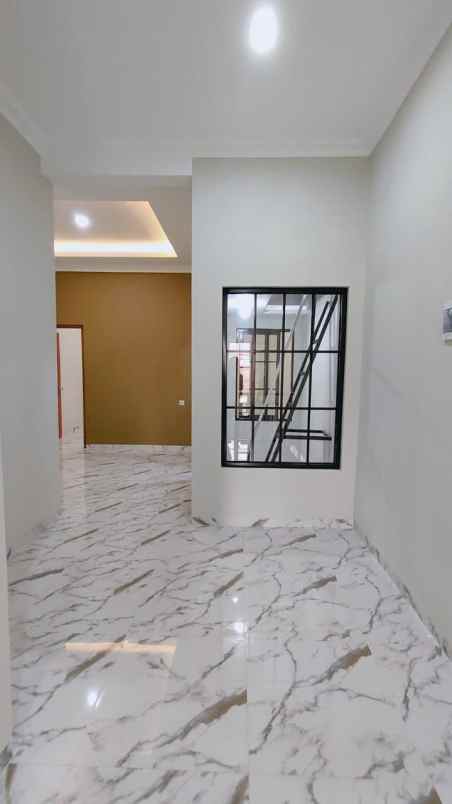 dijual rumah vila melati mas regency