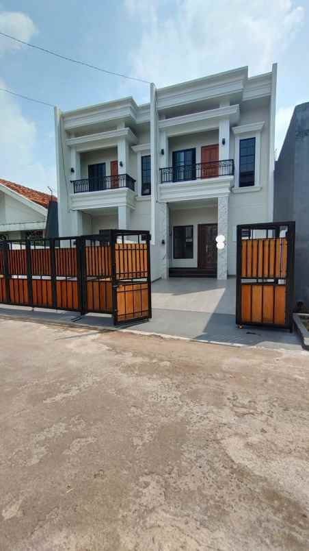 dijual rumah vila melati mas regency