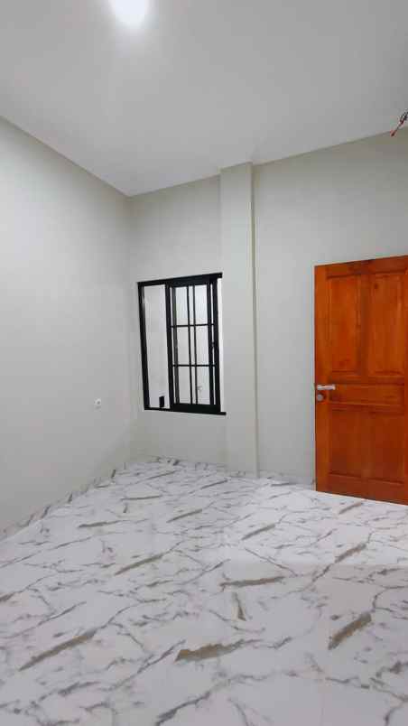 dijual rumah vila melati mas regency