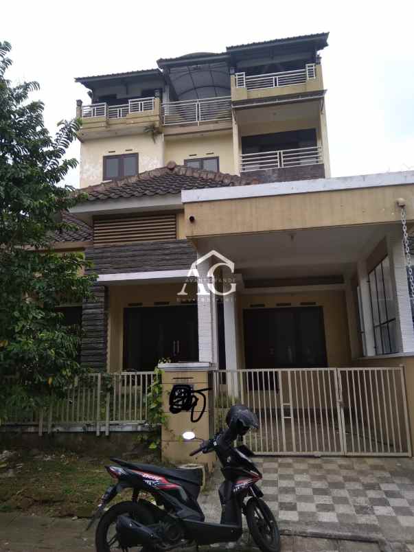 dijual rumah villa puncak tidar