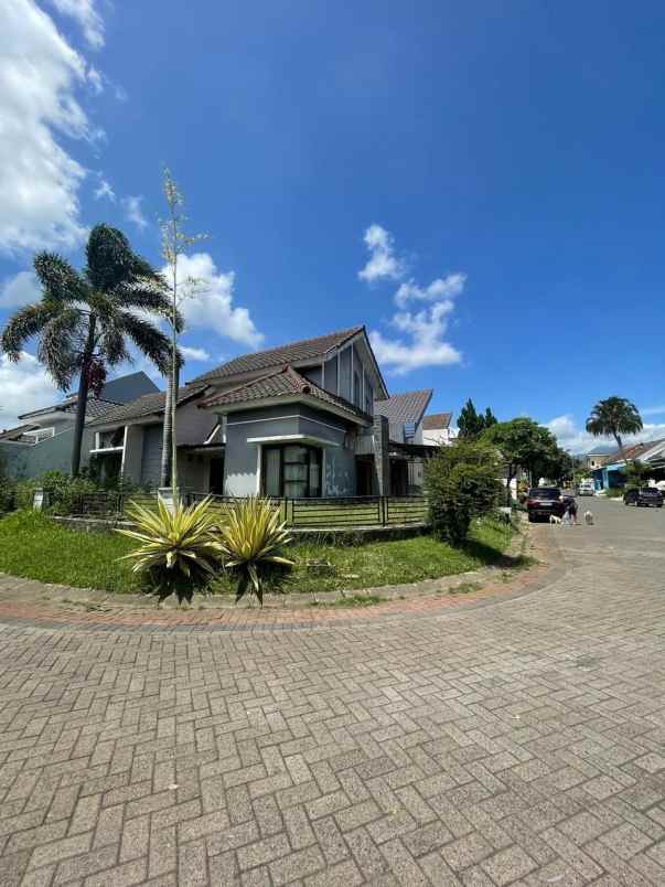 dijual rumah villa puncak tidar