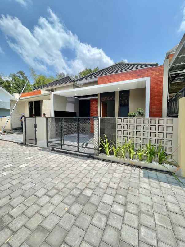 dijual rumah wedomartani ngemplak