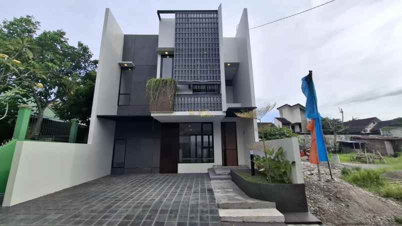 dijual rumah wedomartani ngemplak