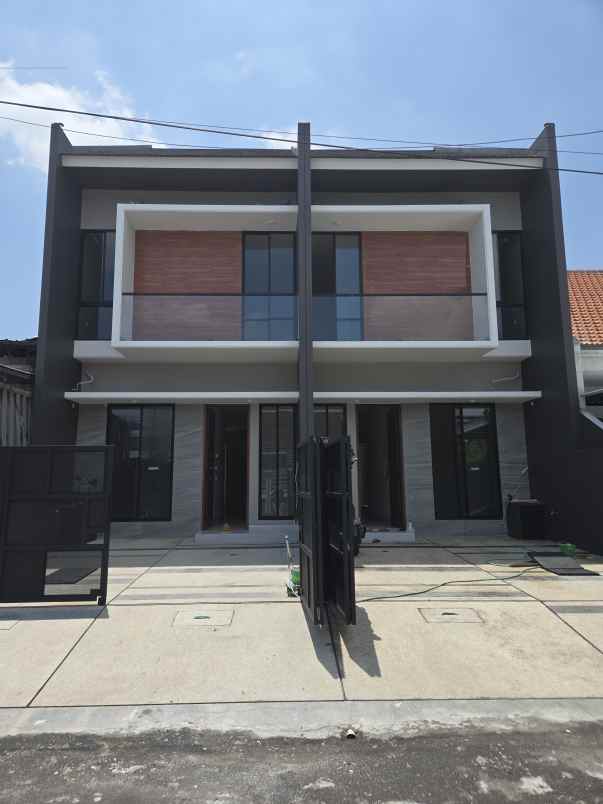 dijual rumah wisma mukti