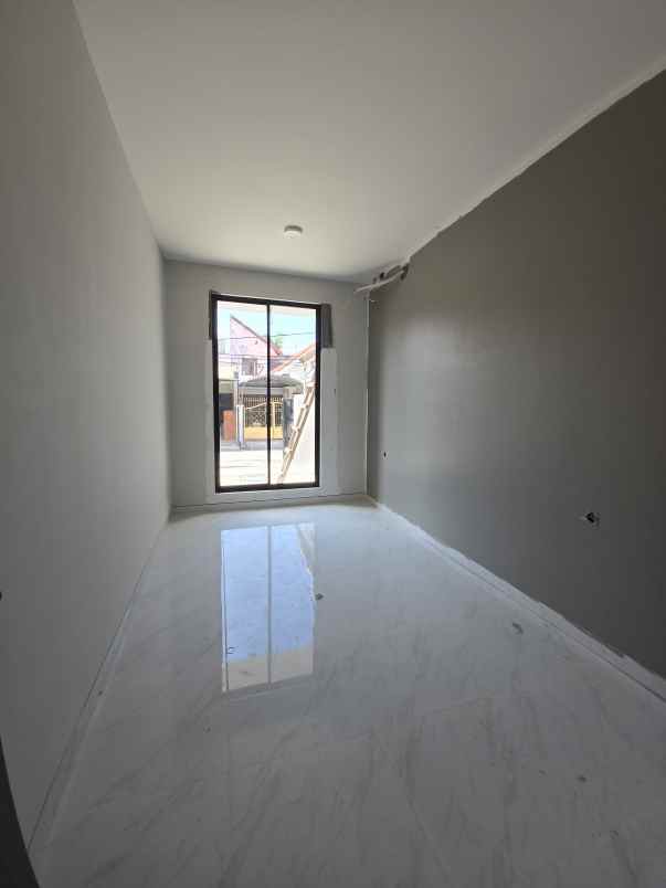 dijual rumah wisma mukti