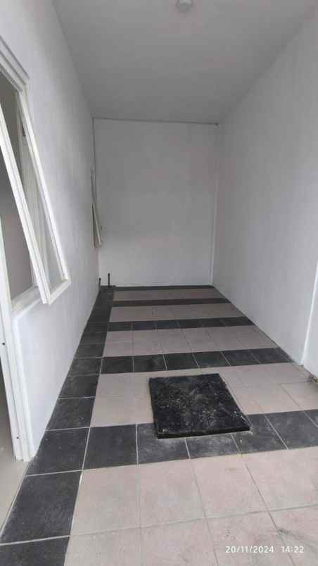 dijual rumah wisma tirta agung