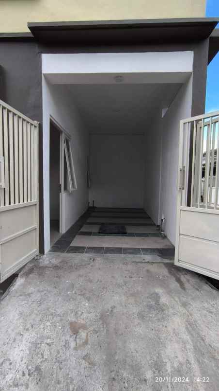 dijual rumah wisma tirta agung