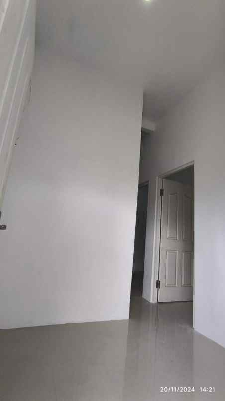 dijual rumah wisma tirta agung