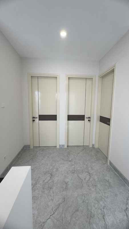 dijual rumah woodland citraland