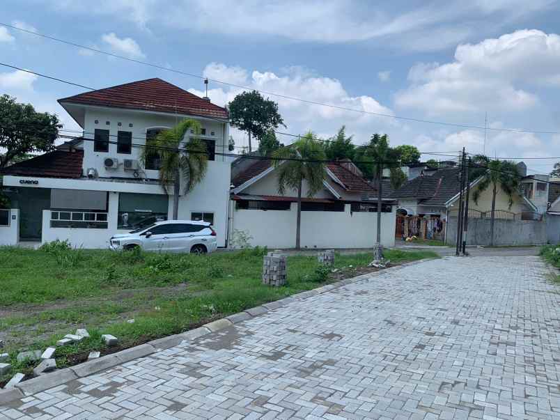 dijual tanah jalan condongcatur