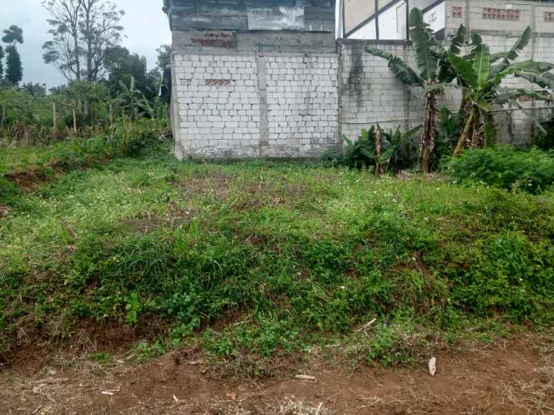 dijual tanah pinggir jalan sayap