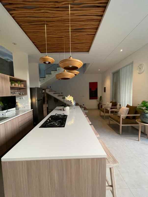 dijual villa baru lantai 2 view laut di seminyak bali