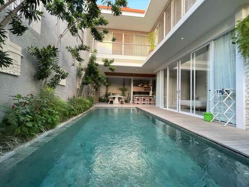 dijual villa baru lantai 2 view laut di seminyak bali