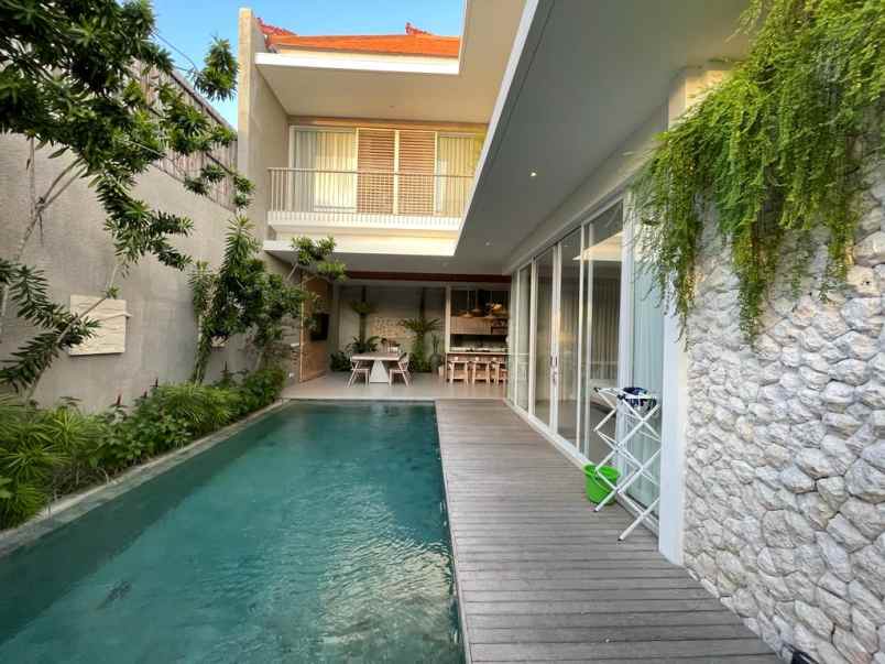 dijual villa baru lantai 2 view laut di seminyak bali