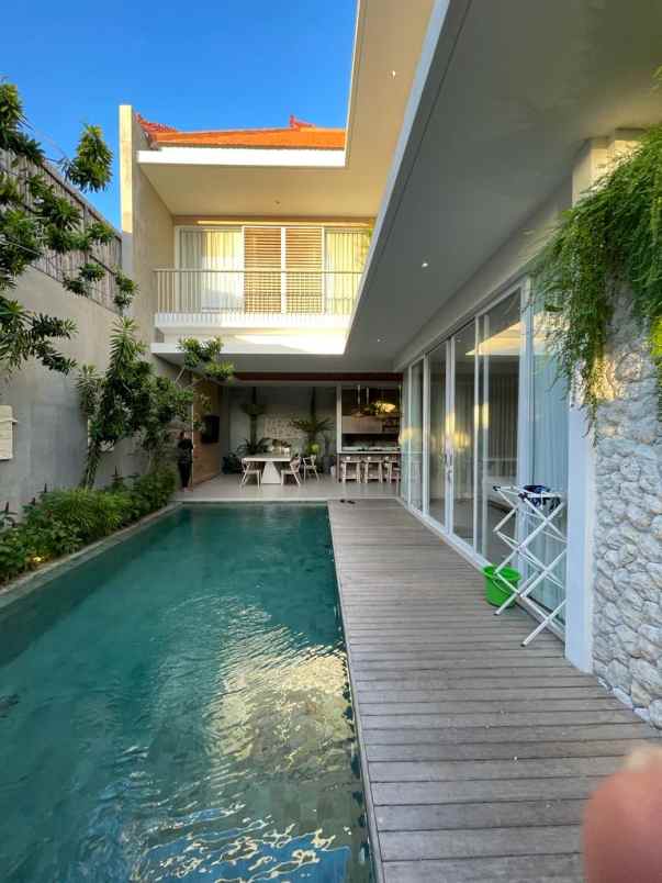 dijual villa baru lantai 2 view laut di seminyak bali