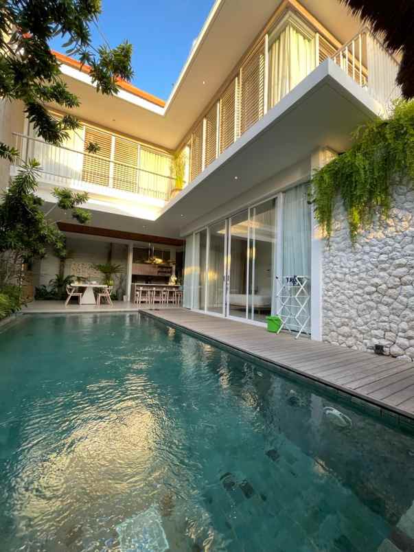 dijual villa baru lantai 2 view laut di seminyak bali