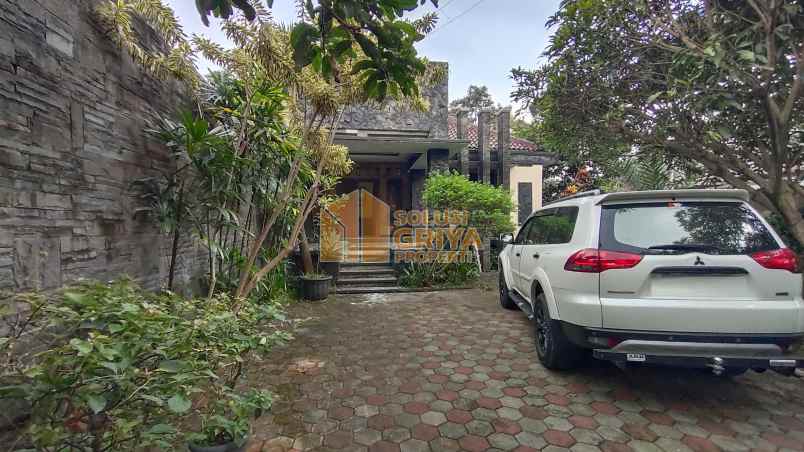 dijual villa desa pasir angin kec