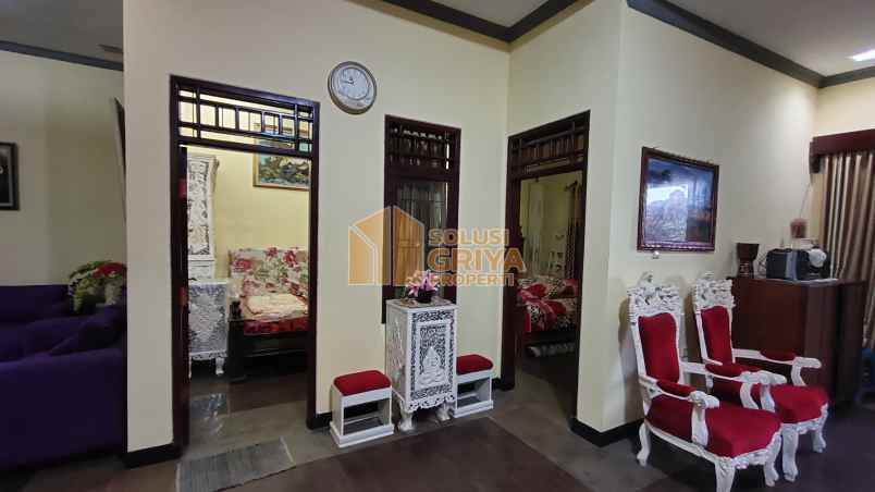 dijual villa desa pasir angin kec