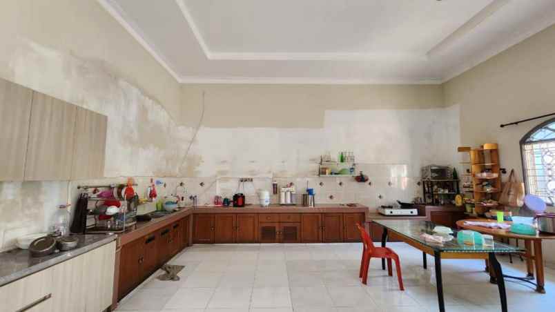 dijual villa di komplek graha halvetia golf view