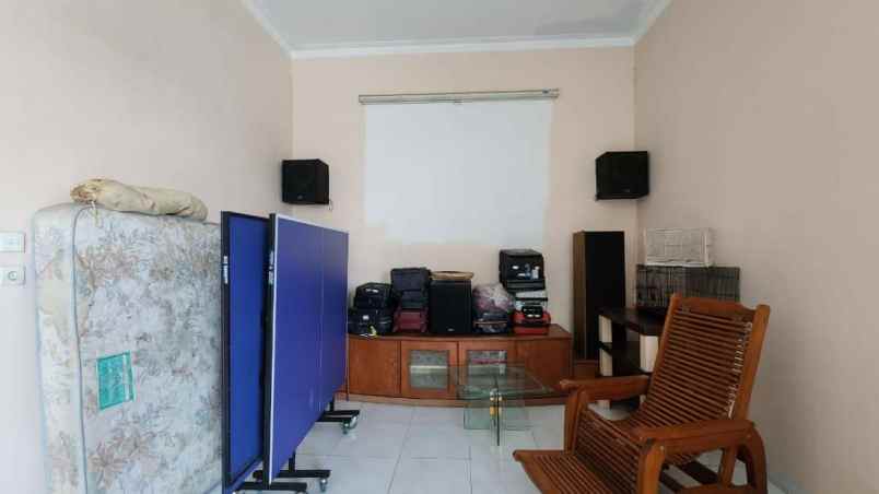 dijual villa di komplek graha halvetia golf view