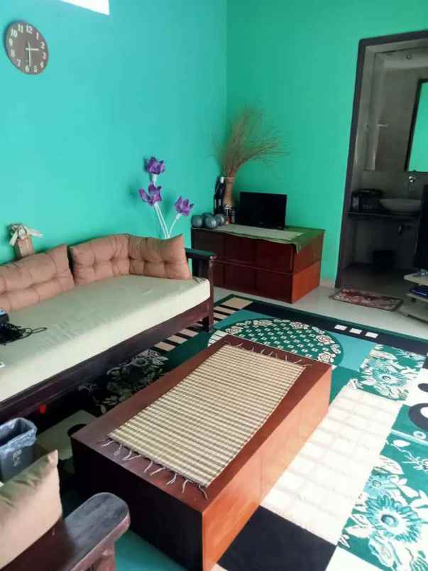 dijual villa jalan goa gong