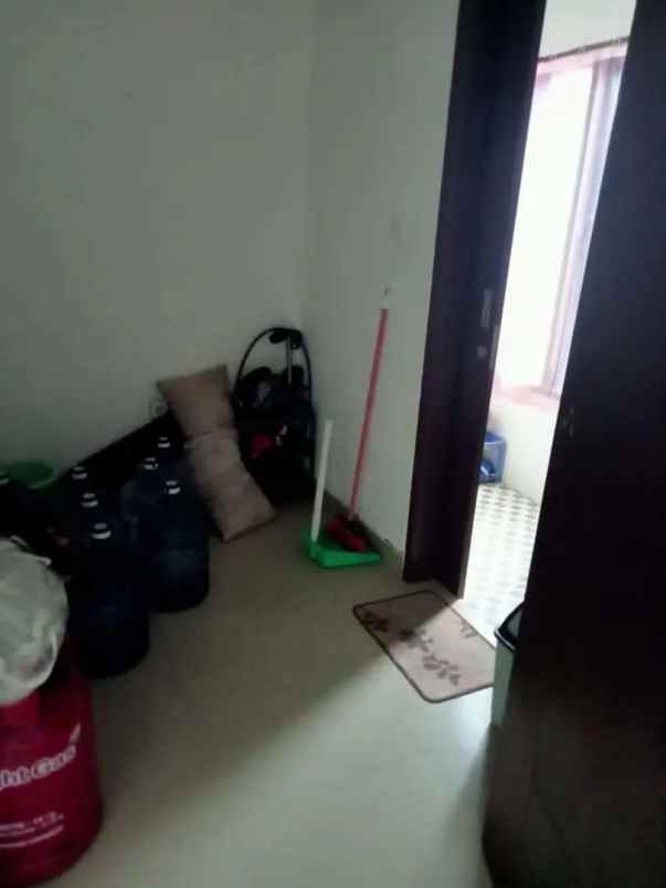 dijual villa jalan goa gong